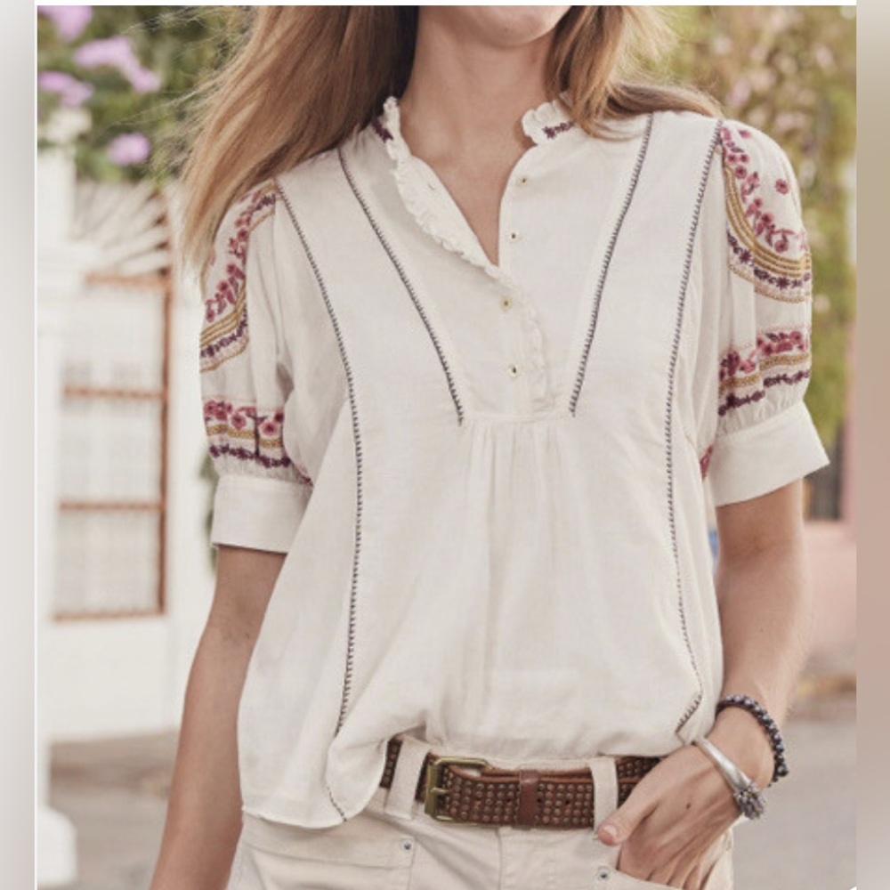 Anthropologie X Akemi & Kin Embroidered Top Off White  Size Small EUC